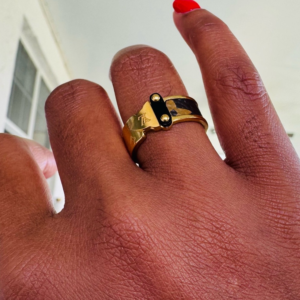 Stylish Gold Ring - image 4